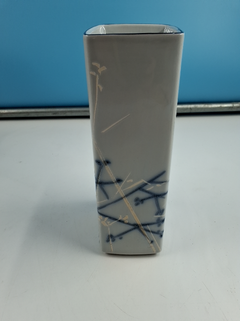 RC vase